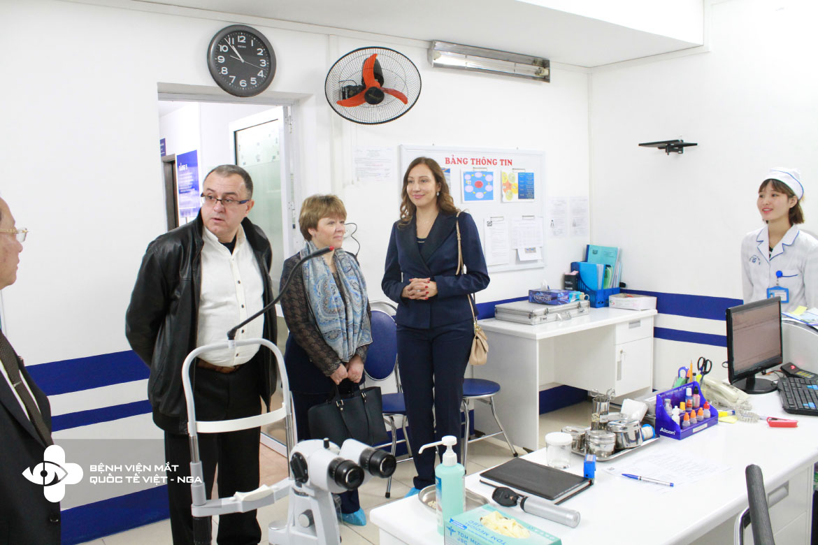 Thứ trưởng bộ Y tế Liên Bang Nga đến thăm Bệnh viện Mắt Quốc tế Việt - Nga
